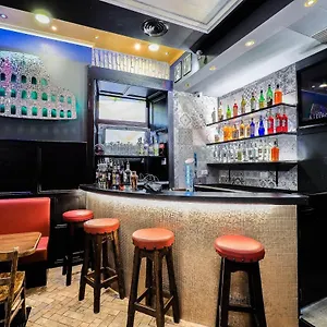  Hostel Alessandro Palace & Bar İtalya
