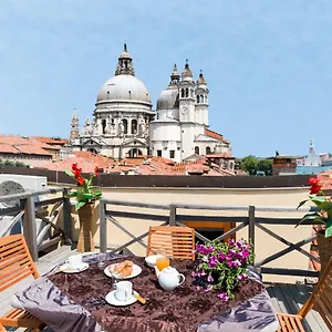 Апартаменты Dorsoduro Charme By Wonderful Italy